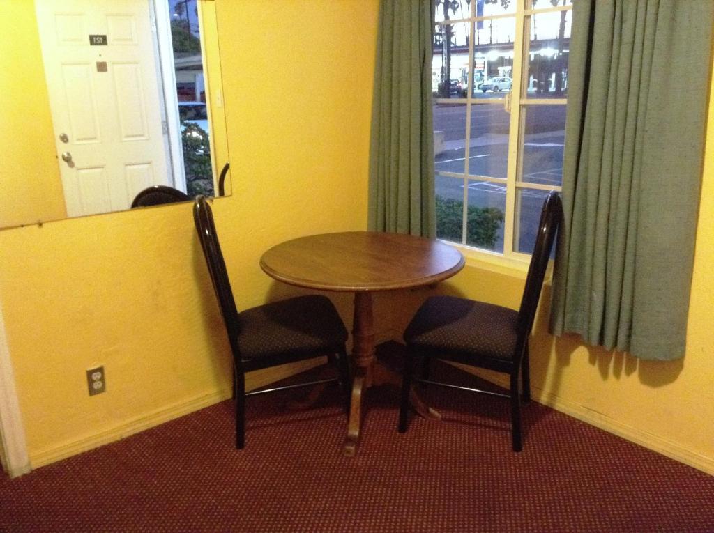 Oceanside Inn & Suites Værelse billede